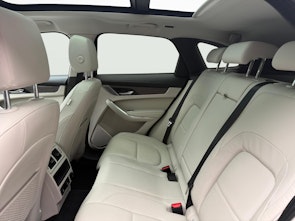 Fahrzeugbild JAGUAR F-Pace 2.0 I4 250 SE AWD