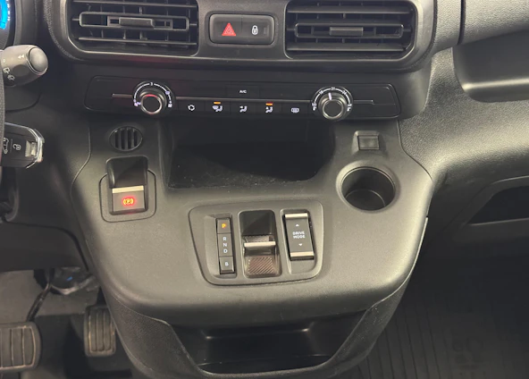 image du véhicule 10 image du véhicule 10