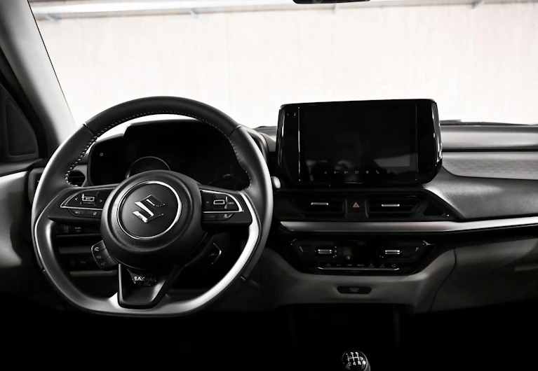 Fahrzeugbild SUZUKI SWIFT