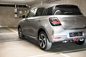 Suzuki Swift 1.2 Sakura Top Hybrid 4x4