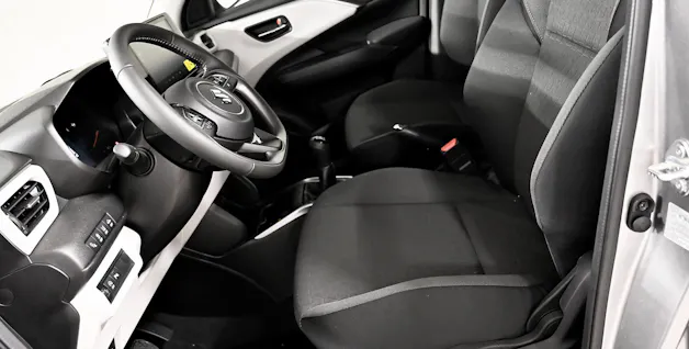 Suzuki Swift 1.2 Sakura Top Hybrid 4x4