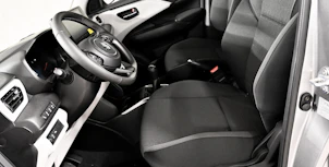 Fahrzeugbild SUZUKI Swift 1.2 Sakura Top Hybrid 4x4