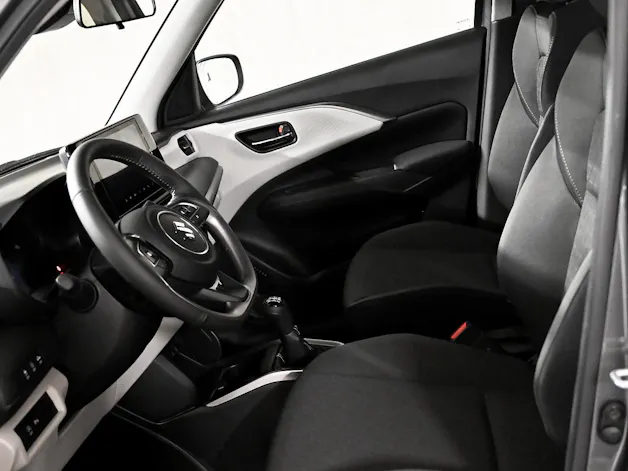 Suzuki Swift 1.2 Sakura Top Hybrid 4x4