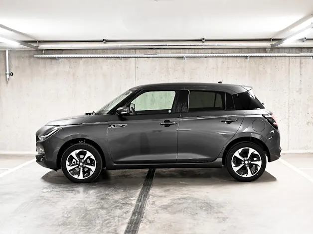 Suzuki Swift 1.2 Sakura Top Hybrid 4x4