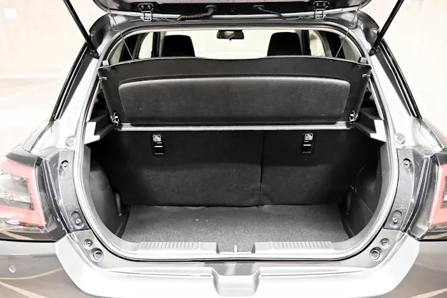 Suzuki Swift 1.2 Sakura Top Hybrid 4x4