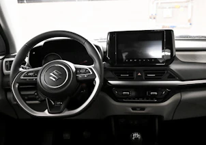 Fahrzeugbild SUZUKI Swift 1.2 Sakura Top Hybrid 4x4