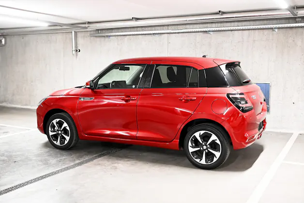 Suzuki Swift 1.2 Sakura Top Hybrid