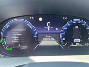 Fahrzeugbild TOYOTA Yaris Cross 1.5 VVT-i HSD Premium AWD-i