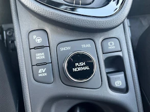 https://vehicle.imgix.net/4205240/95901823-6186-48be-9fe5-513d681f6585.jpg