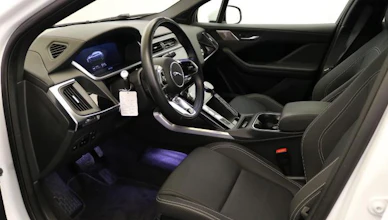 https://vehicle.imgix.net/4205251/e638ff6d-5c8a-4ba5-b515-8593c144acf7.JPG