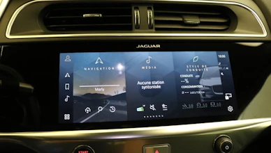 https://vehicle.imgix.net/4205251/f1fe4754-dfea-4216-bdaf-5df0b8077786.JPG