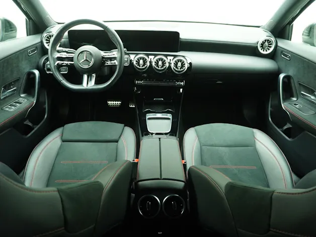 Mercedes-Benz A-Klasse A 200 AMG Line
