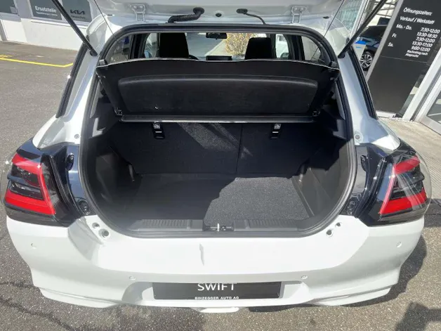 Suzuki Swift 1.2 Sakura Top Hybrid