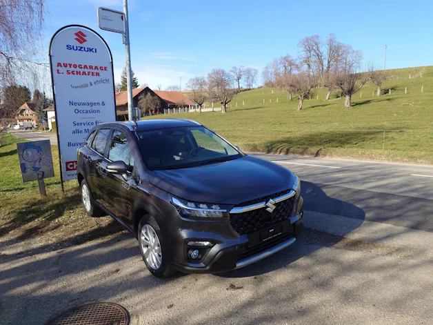 Suzuki S-Cross 1.4 T Sakura Hybrid 4x4