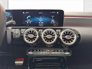 Mercedes-Benz AMG CLA 35 4matic