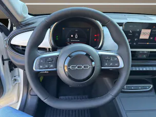 Fiat 600 1.2 Hybrid Icon Swiss Edition