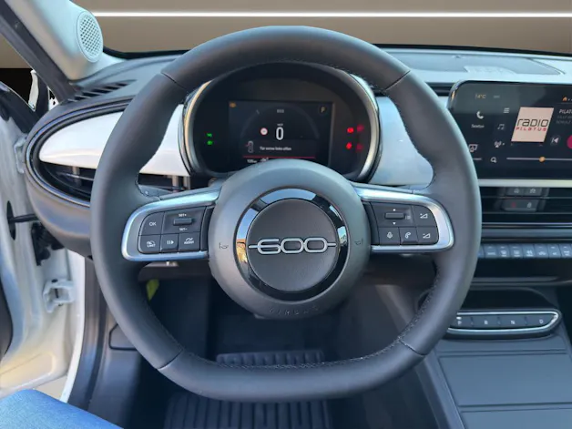 Fiat 600 1.2 Hybrid Icon Swiss Edition