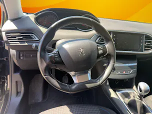 Peugeot 308 1.2 Pure Tech Style "PLAQUE FRANCAISE"