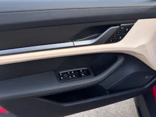 Porsche Taycan GTS Sport Turismo