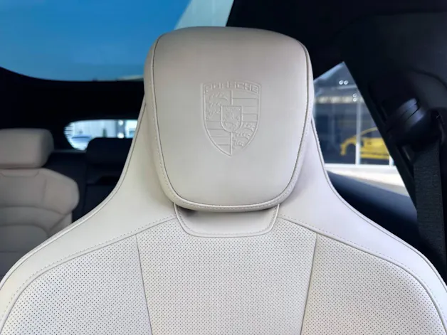Porsche Taycan GTS Sport Turismo