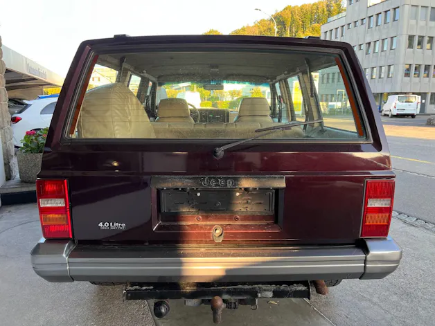 Jeep CHEROKEE