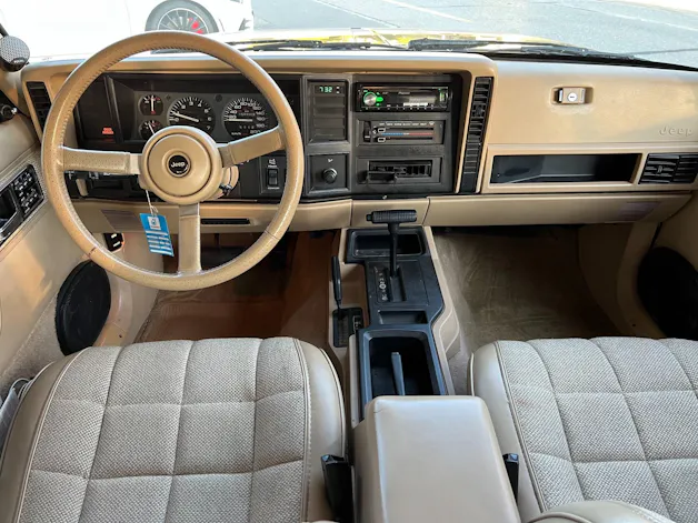Jeep CHEROKEE