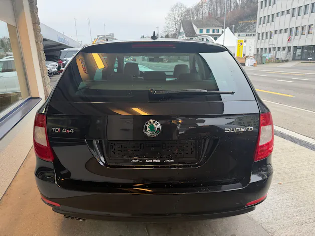 Škoda Superb Combi 2.0 TDi Elegance 4x4 DSG
