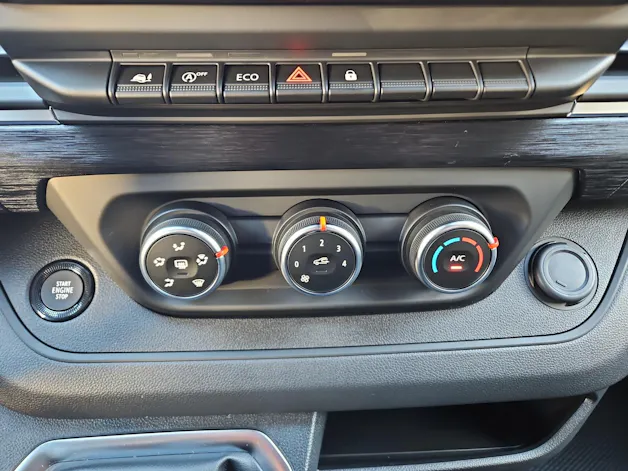 Nissan Primastar 150 3.0 L1H1 N-Connecta HK M LRB - LEASING AB CHF 449.- mtl