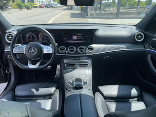 Mercedes-Benz E 220 d AMG Line 4Matic 9G-Tronic