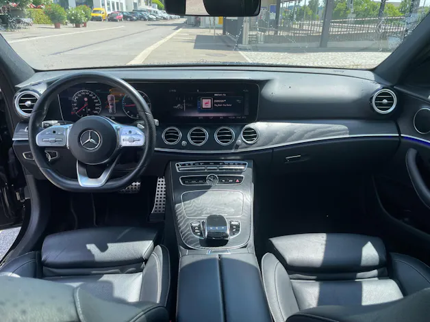 Mercedes-Benz E 220 d AMG Line 4Matic 9G-Tronic