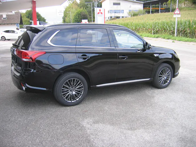 Mitsubishi Outlander 2.4 PHEV Diamond S-Edition 4WD Automatic