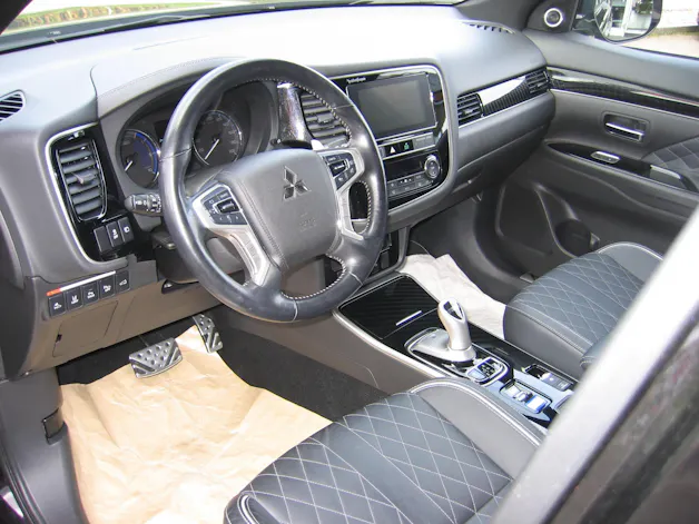 Mitsubishi Outlander 2.4 PHEV Diamond S-Edition 4WD Automatic
