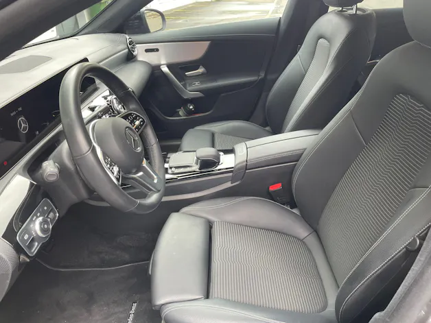 Mercedes-Benz CLA 200 Progressive 7G-DCT