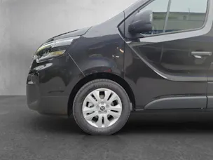 Nissan Primastar DCT 170 3.0 L2H1 Tekna 8Plätzer HK
