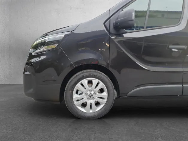 Nissan Primastar DCT 170 3.0 L2H1 Tekna 8Plätzer HK