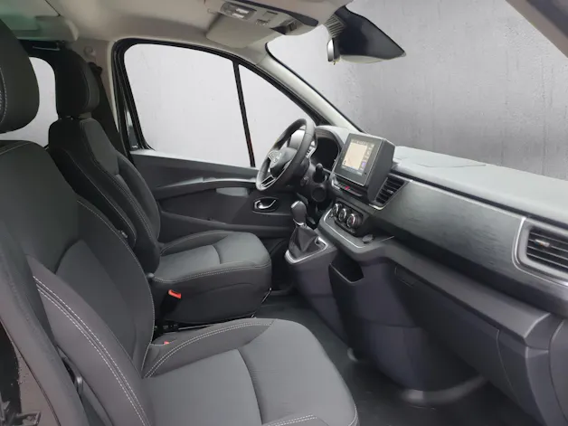 Nissan Primastar DCT 170 3.0 L2H1 Tekna 8Plätzer HK