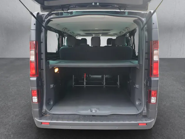 Nissan Primastar DCT 170 3.0 L2H1 Tekna 8Plätzer HK