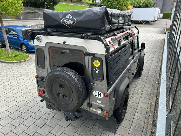 Land Rover Defender 110 SW 2.4Tdc