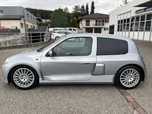 Renault Clio 3.0 V6