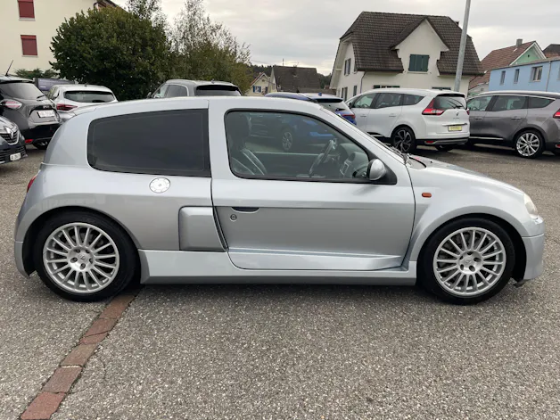 Renault Clio 3.0 V6