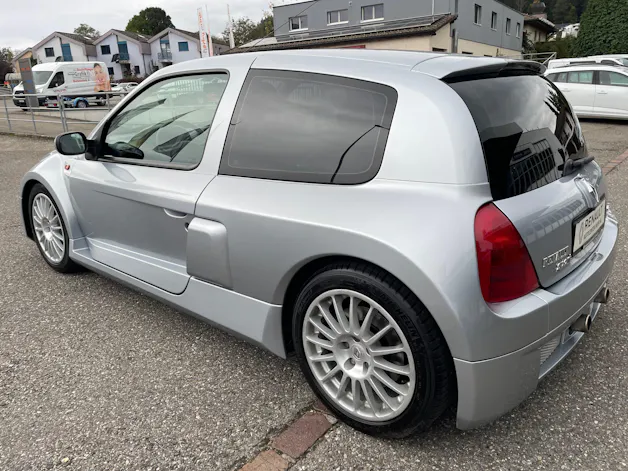 Renault Clio 3.0 V6