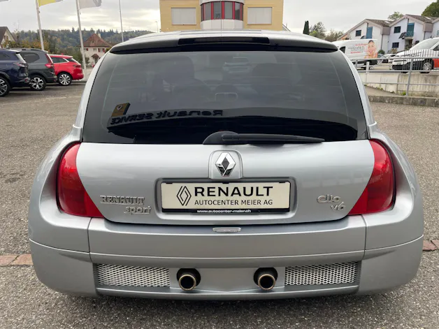 Renault Clio 3.0 V6