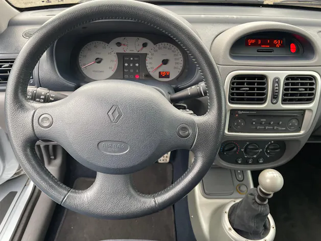 Renault Clio 3.0 V6