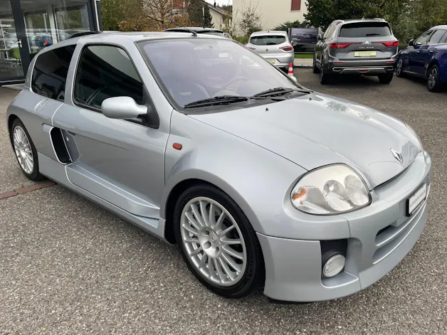 Renault Clio 3.0 V6