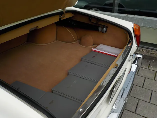 Rolls Royce ROLLS-ROYCE Silver Shadow two door saloon
