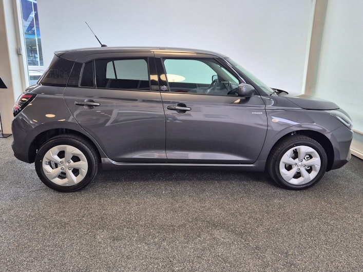 immagine del veicolo SUZUKI SWIFT