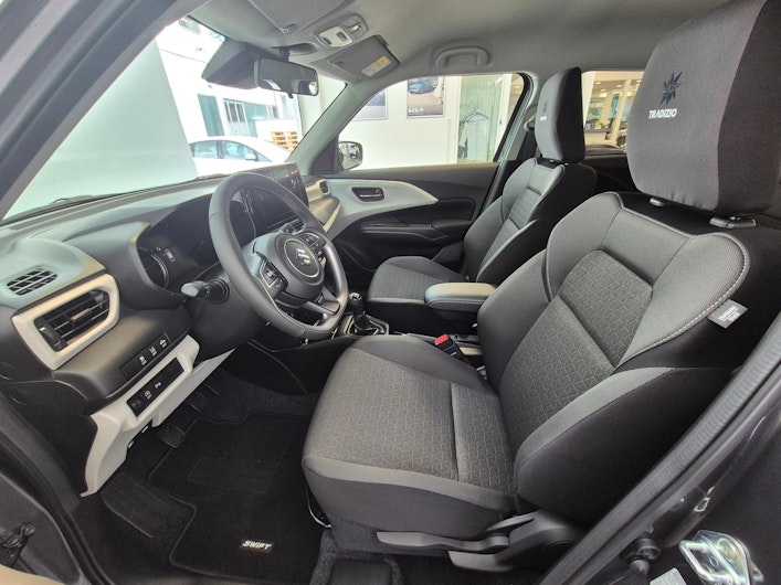 immagine del veicolo SUZUKI SWIFT