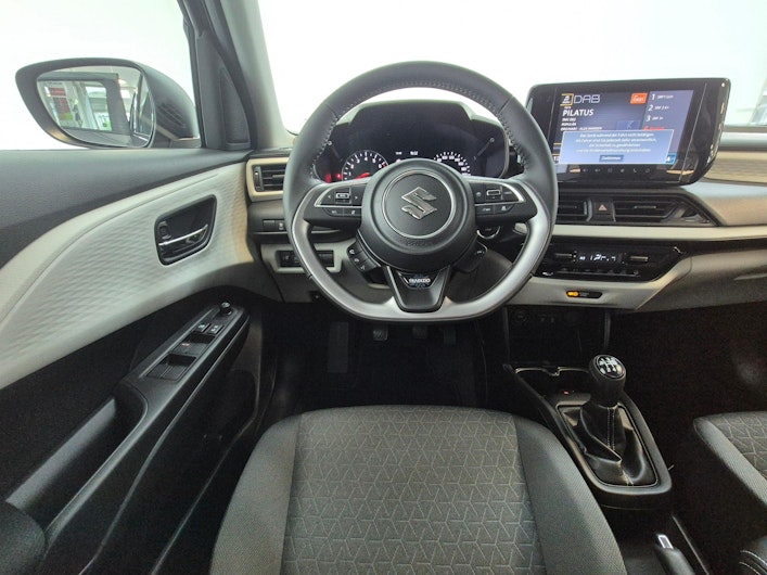 immagine del veicolo SUZUKI SWIFT