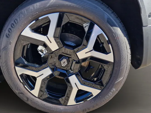 RENAULT R4 E-Tech Comfort Range techno