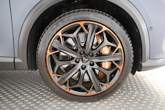 https://vehicle.imgix.net/4206439/cb7f7682-6933-44c2-a8af-13c8c9608371.jpg